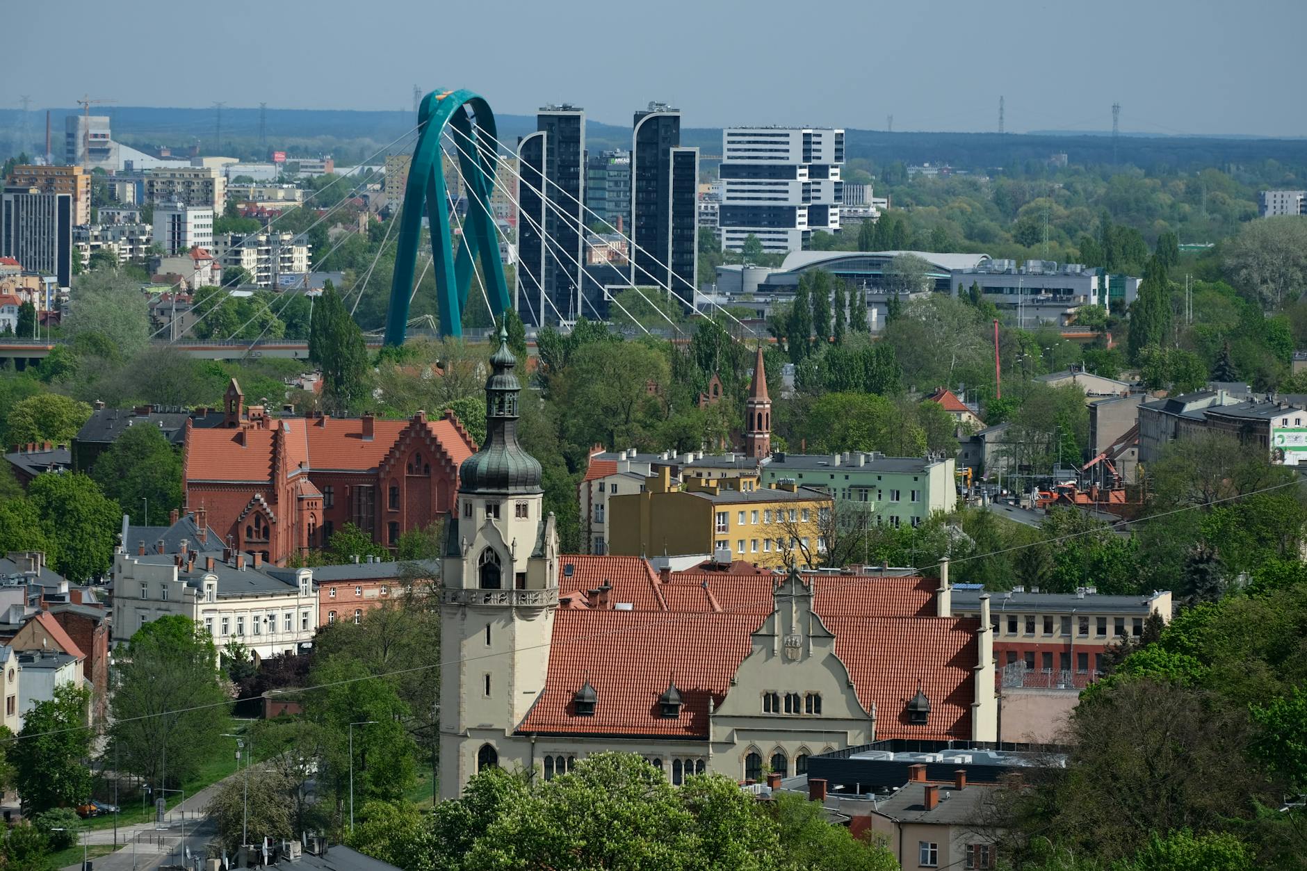 Mapa z zaznaczonymi szlakami turystycznymi i historycznymi w Inowrocławiu i okolicach